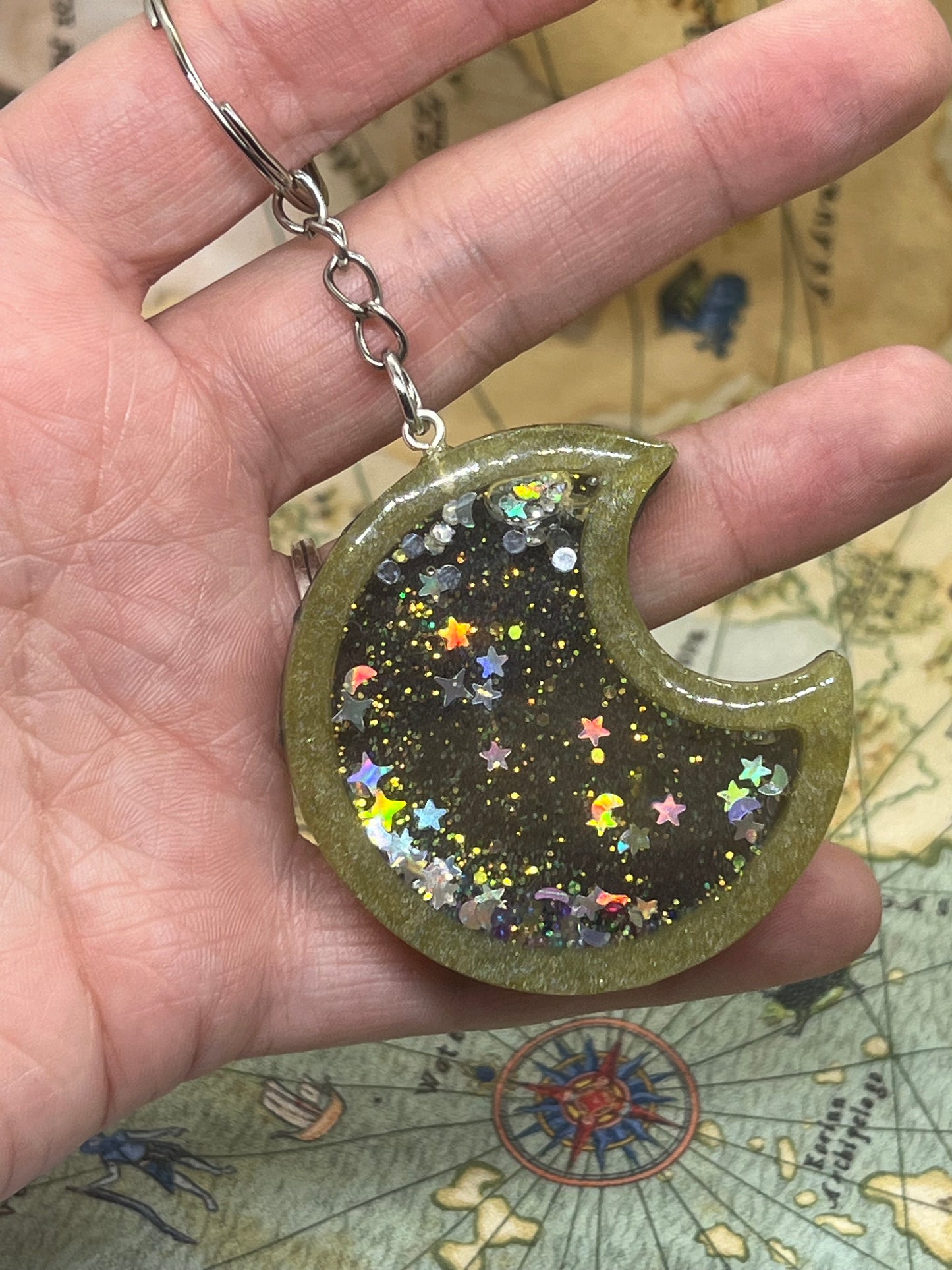 Black moon shaker keychain