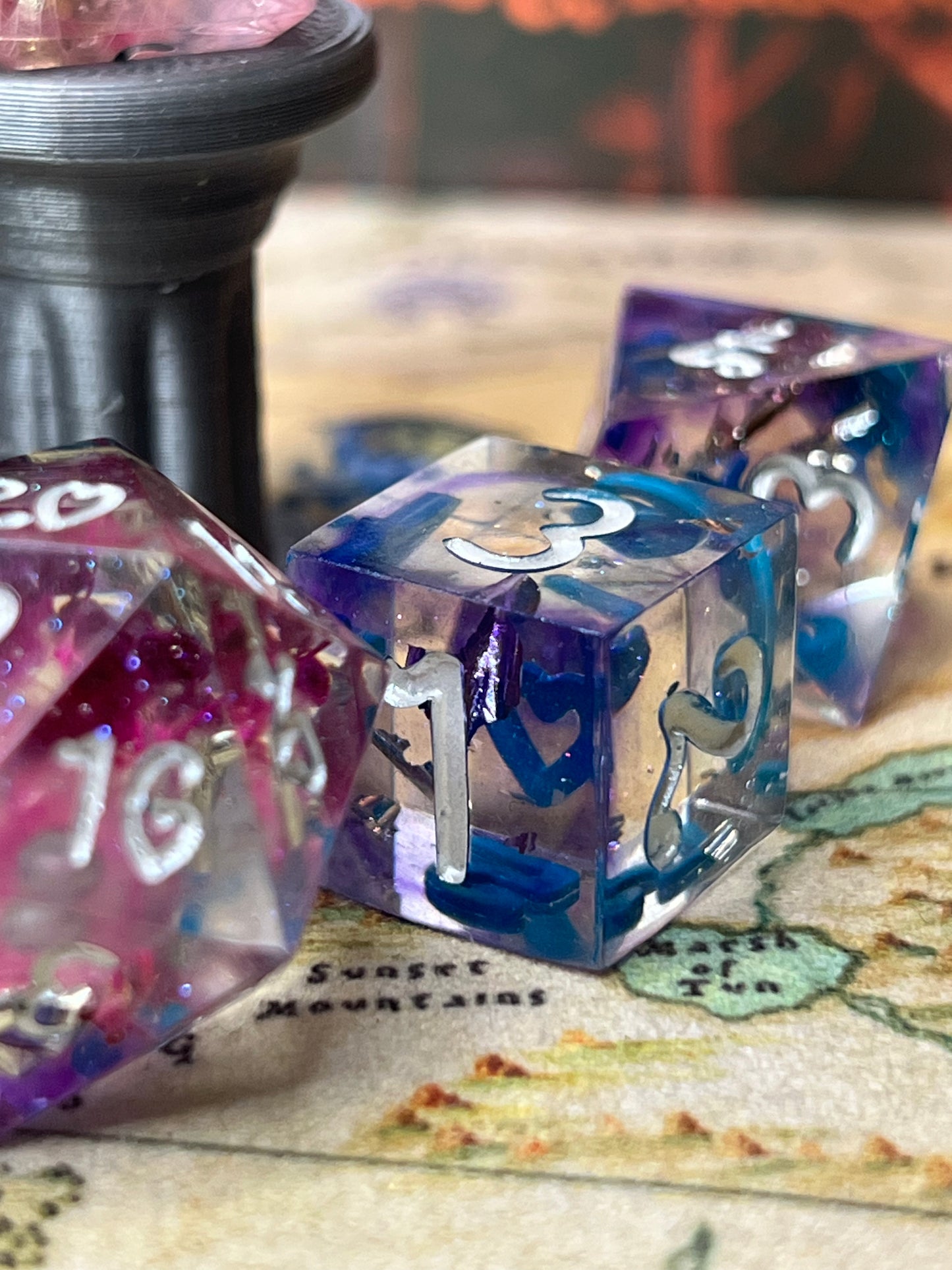 Botanical Handmade Resin Advantage Dice Set
