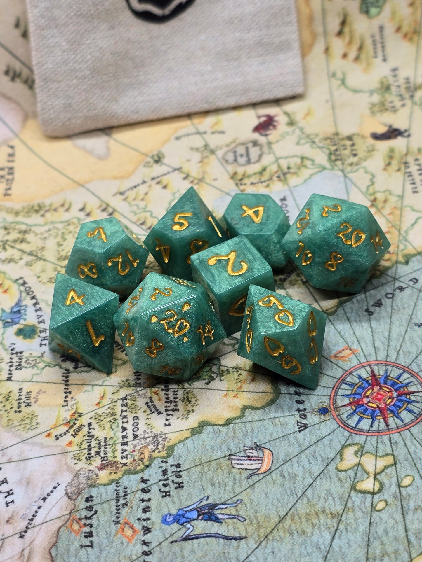 Royal hearts Handmade 8 piece dice set