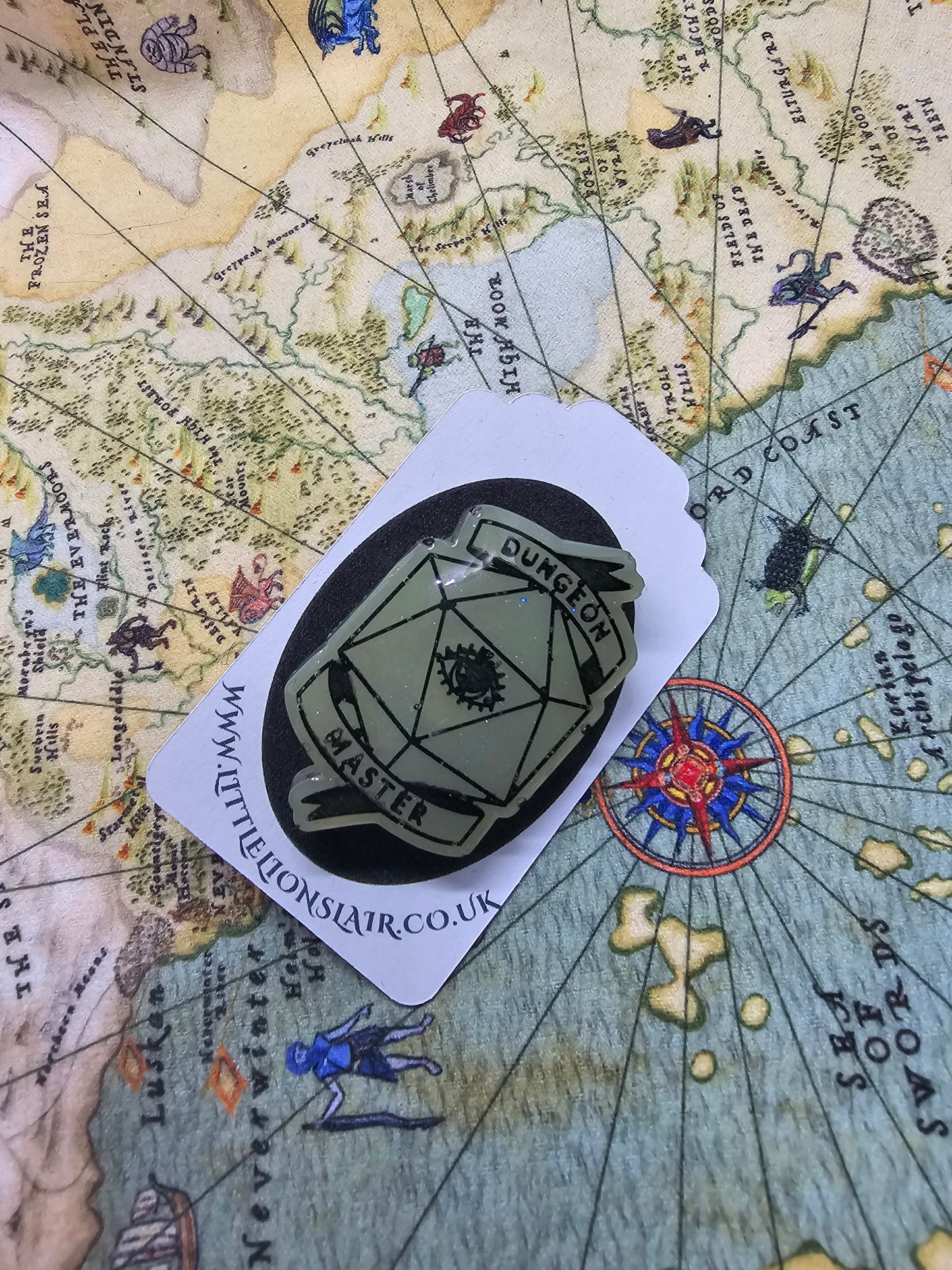 Dungeon master pin badge