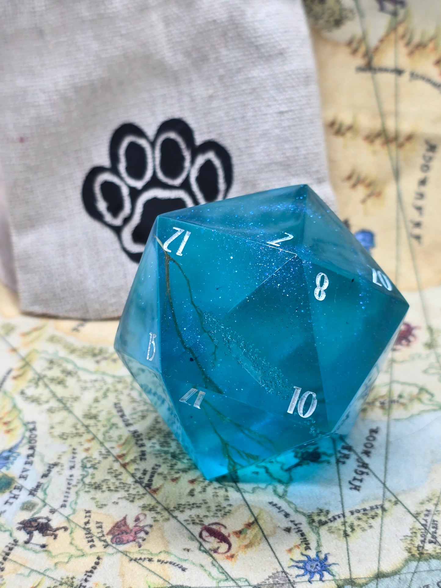 Lost crops 50mm D20 white inking