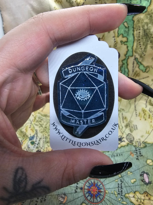 Dungeon master pin badge